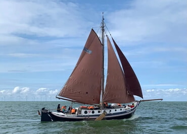 Unter vollen Segeln auf dem Ijsselmeer